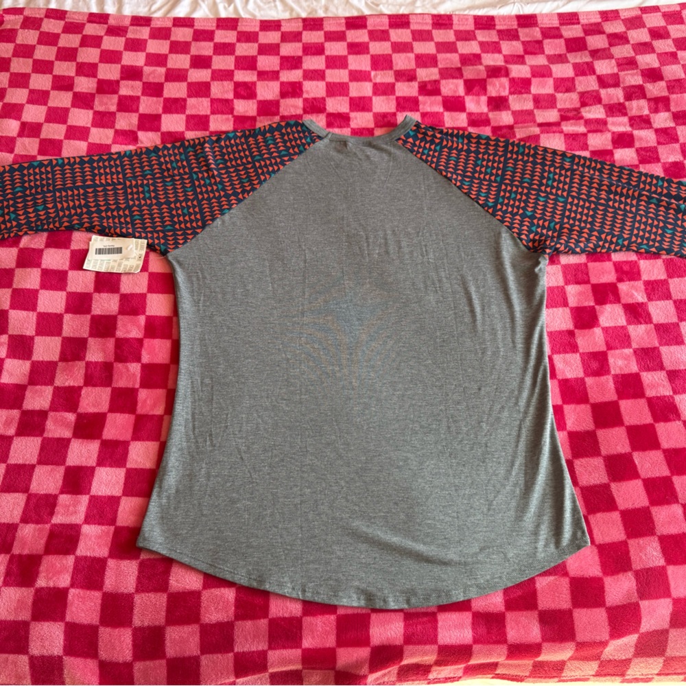 Gray and Red Arrow Pattern LulaRoe Randy Top - Picture 2 of 10